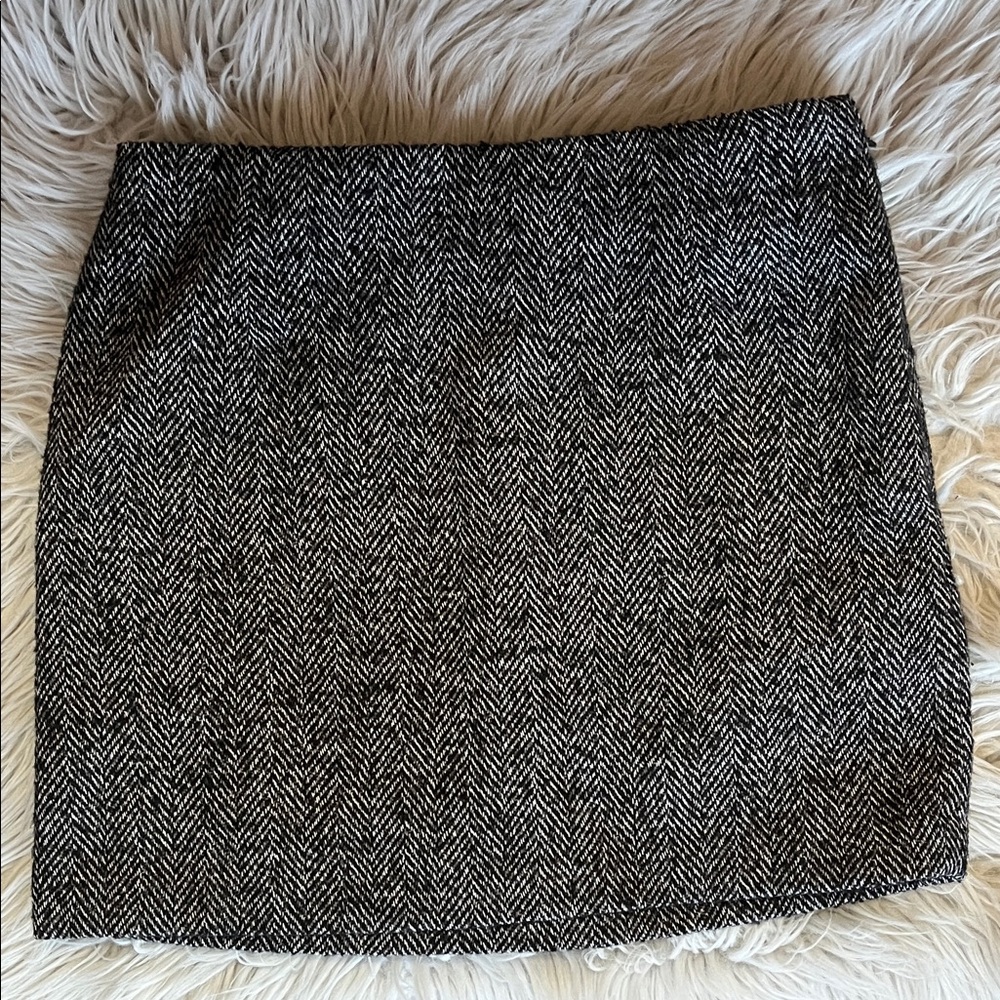 H&M Black and White Herringbone Mini Skirt